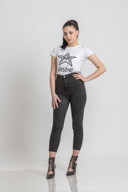 Бяла тениска с черно лого ARSENE