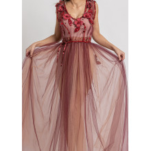 Двупластова тюлена дълга рокля в цвят бордо